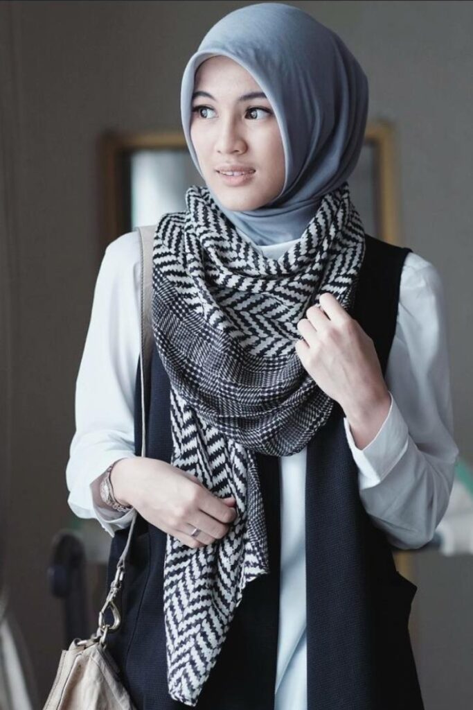 Alyssa Soebandono Jilbab Anti Jilbob dengan Syal