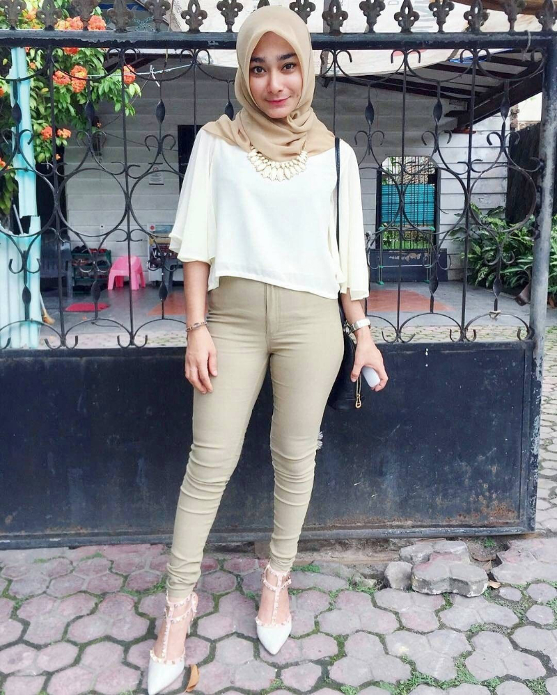 Ootd Hijab Dan Celana Jeans Pencil Buat Kamu Yang Suka Petualangan