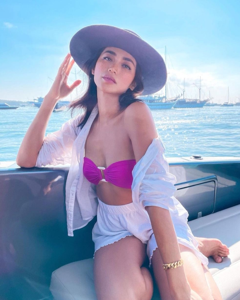 Jessica Iskandar pakai Mermaid Bikini Bra di atas kapal pesiar