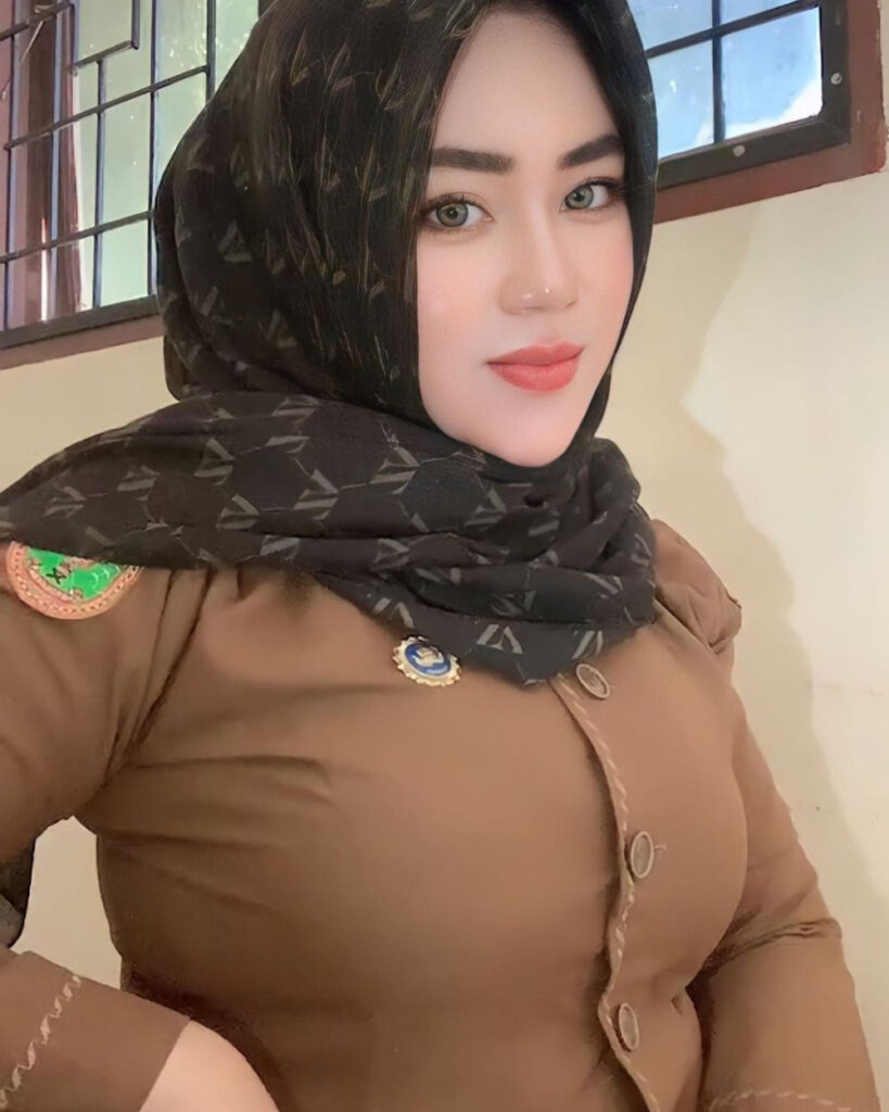 Syakira Minda Hijab Manis Bibir Tipis seksi