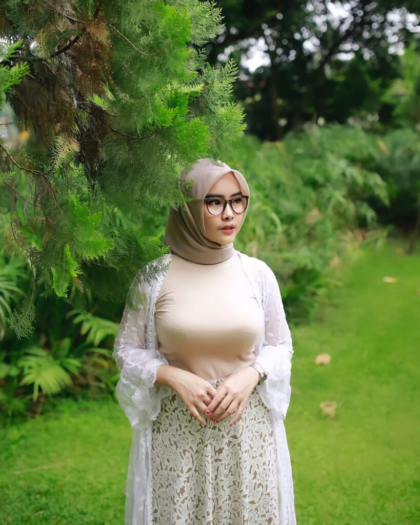 Selebgram Hijab Seksi Marfa Moela