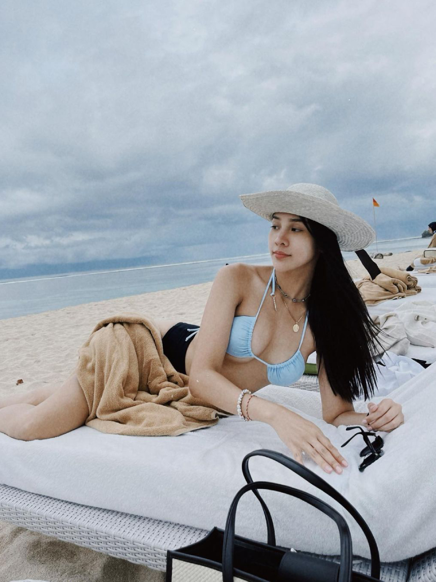 Parade Bikini Anya Geraldine Yang Super Seksi Dzargon