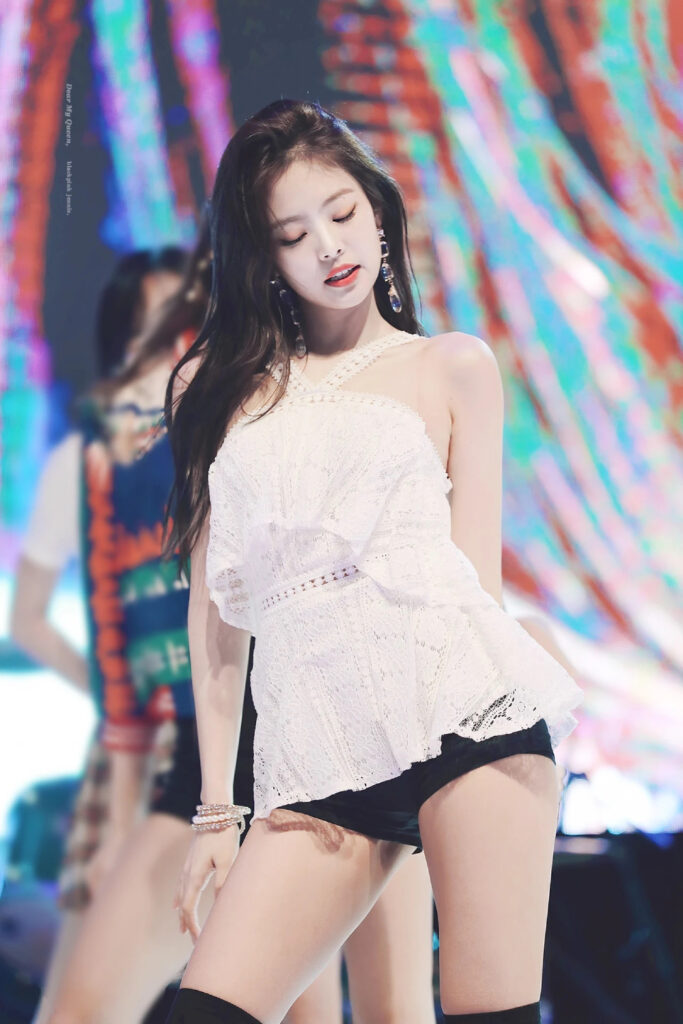 Hot Pank Seksi Jennie Balck Pink Paha mulus