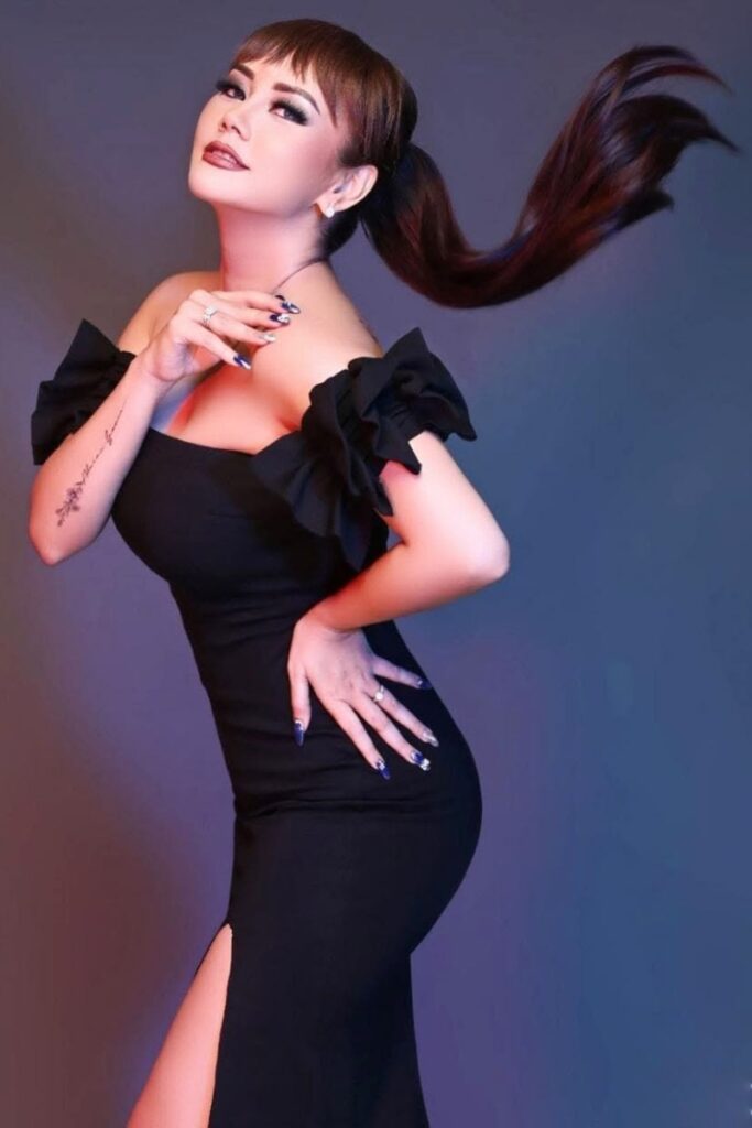 Anita Hara Jadi Tante Girang Seksi menggoda di Film