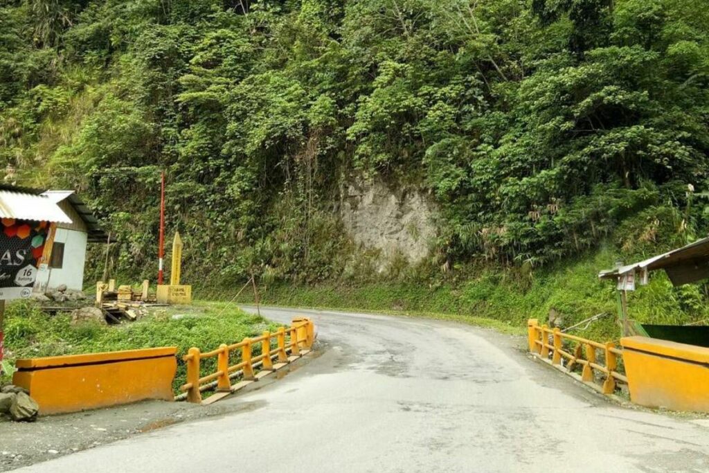 Jembatan Kota Gain Uwentira