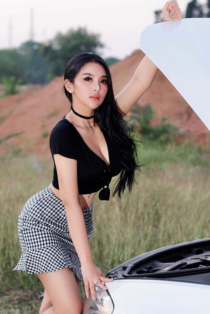 Amelia NS Nurma Sungkawa rok Mini Seksi