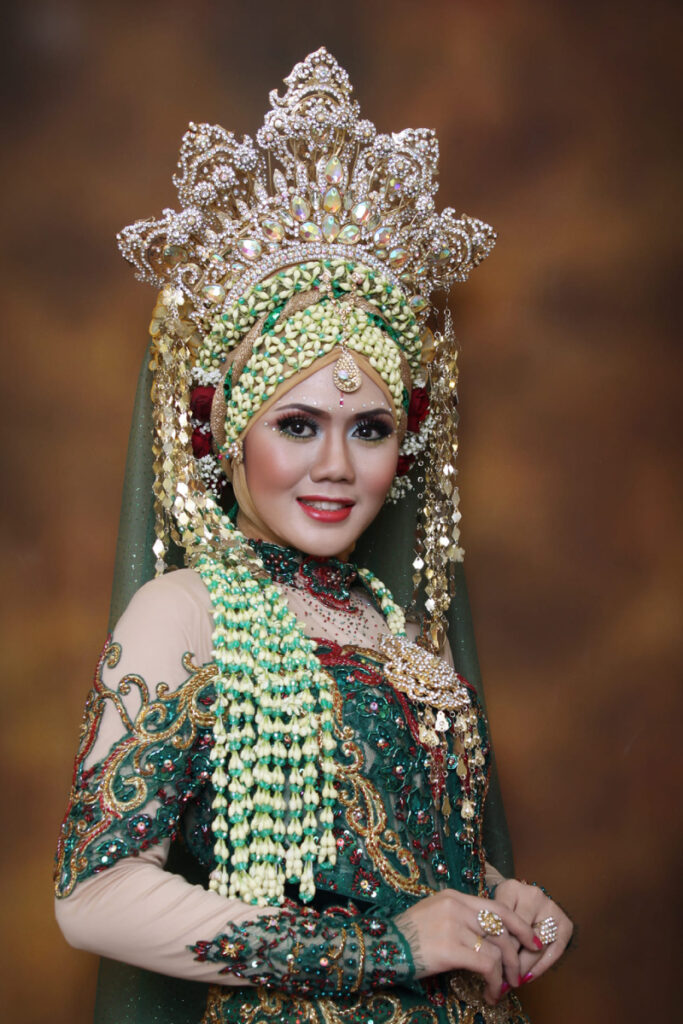 Baju Tradisional Jawa Retno A Achadiyah Manis