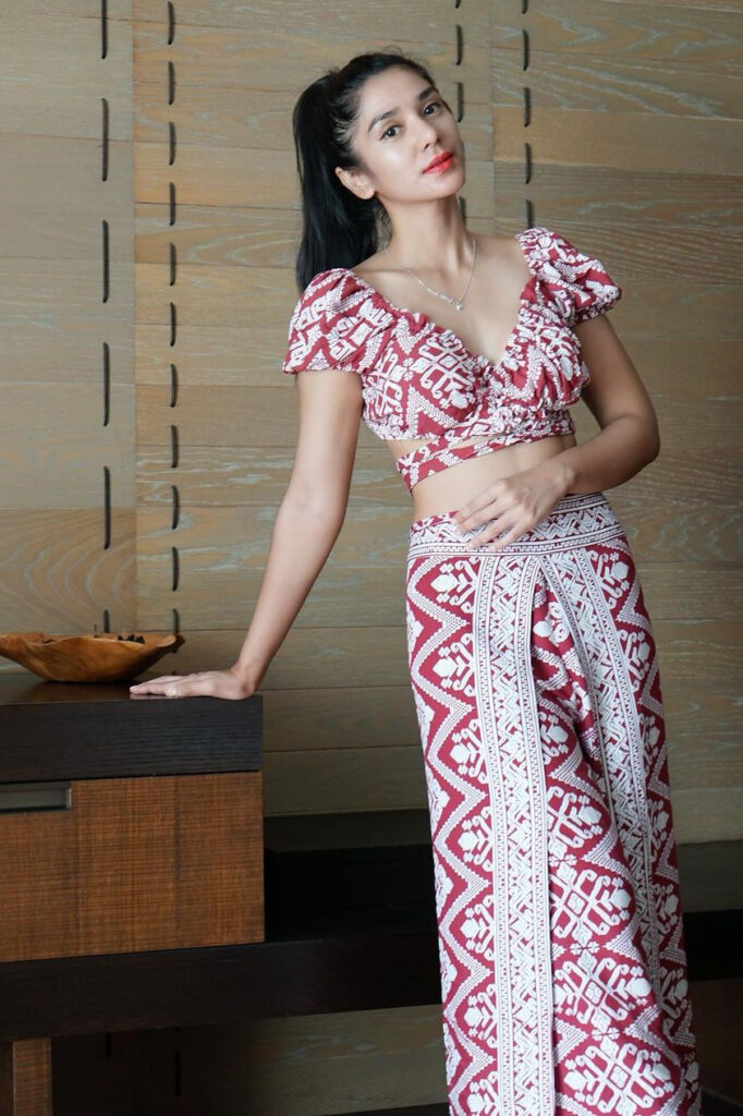 Gaun tradsional BAtik NTT Fanny Gashhani