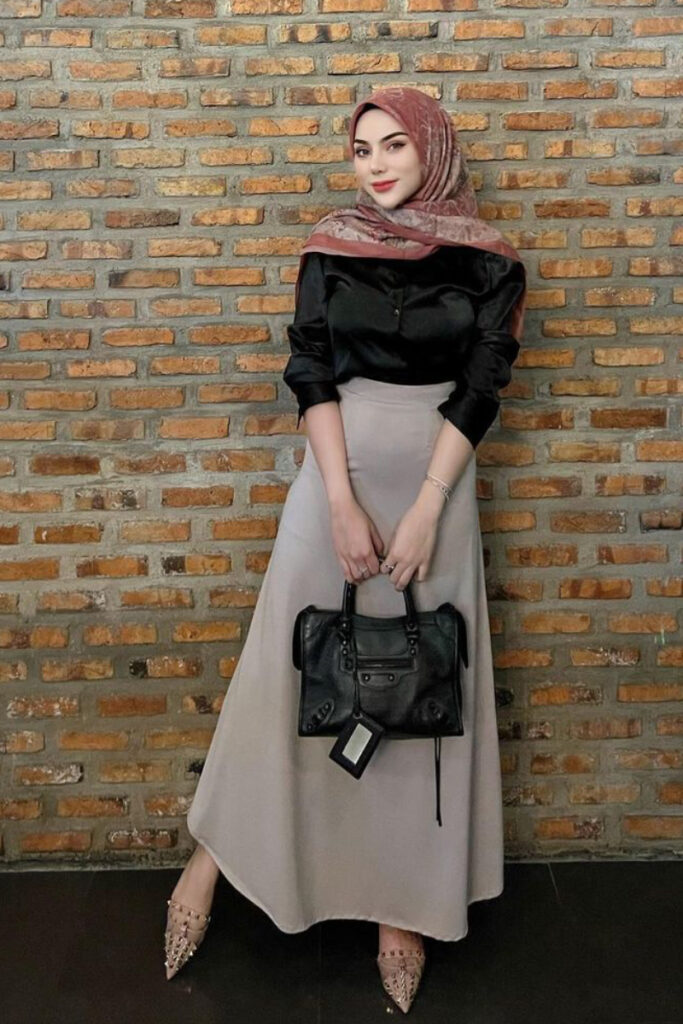 Hijab Charent Bears Rok A Line Baju Ketat