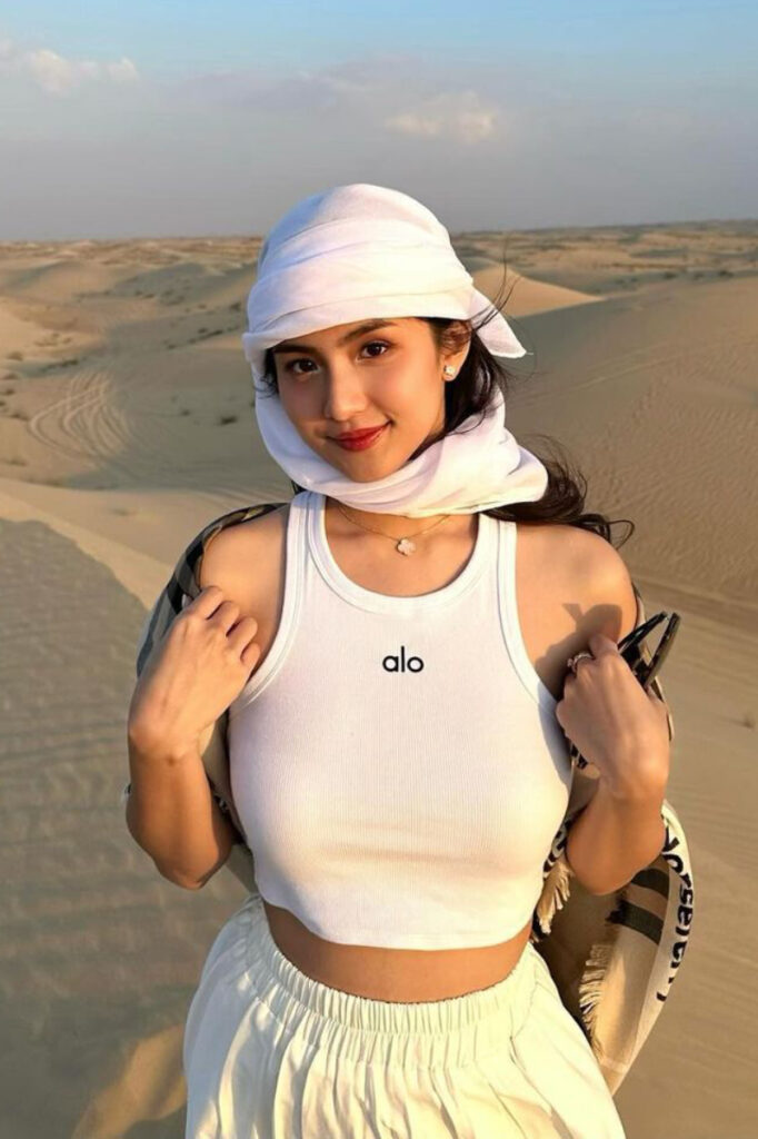 Tanktop Angie Marcheria Seksi di Arab