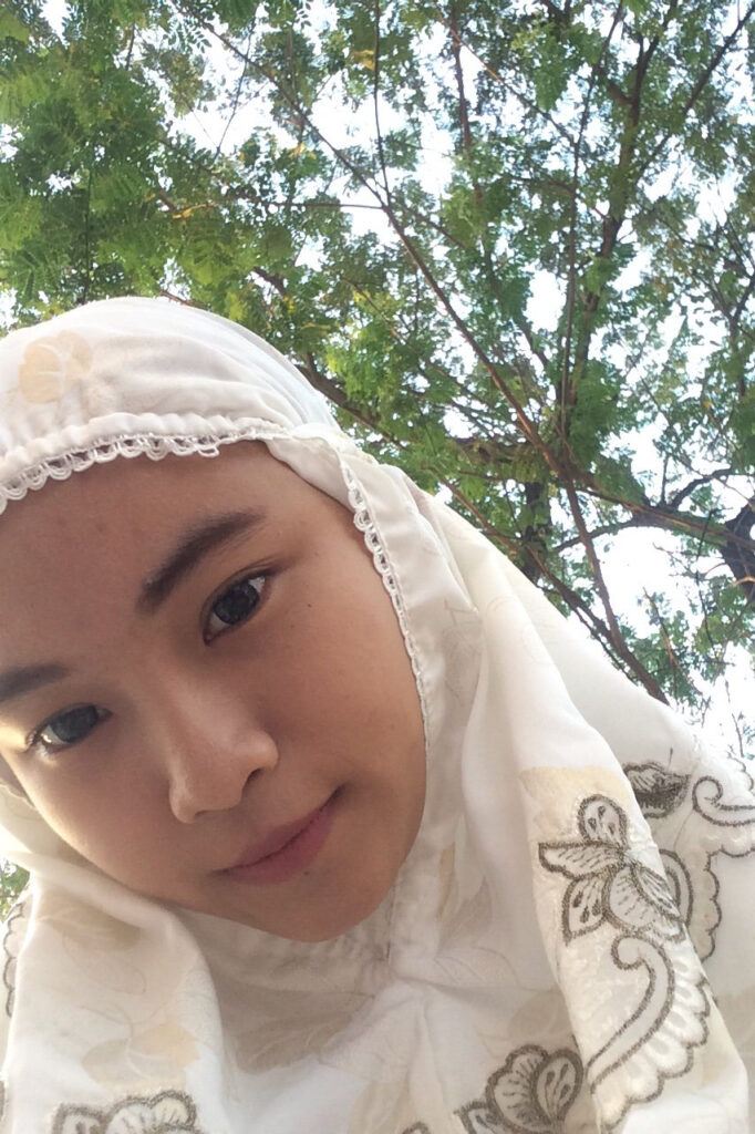 Cewek Muslimah Selfie Mukena Ukhti Alim