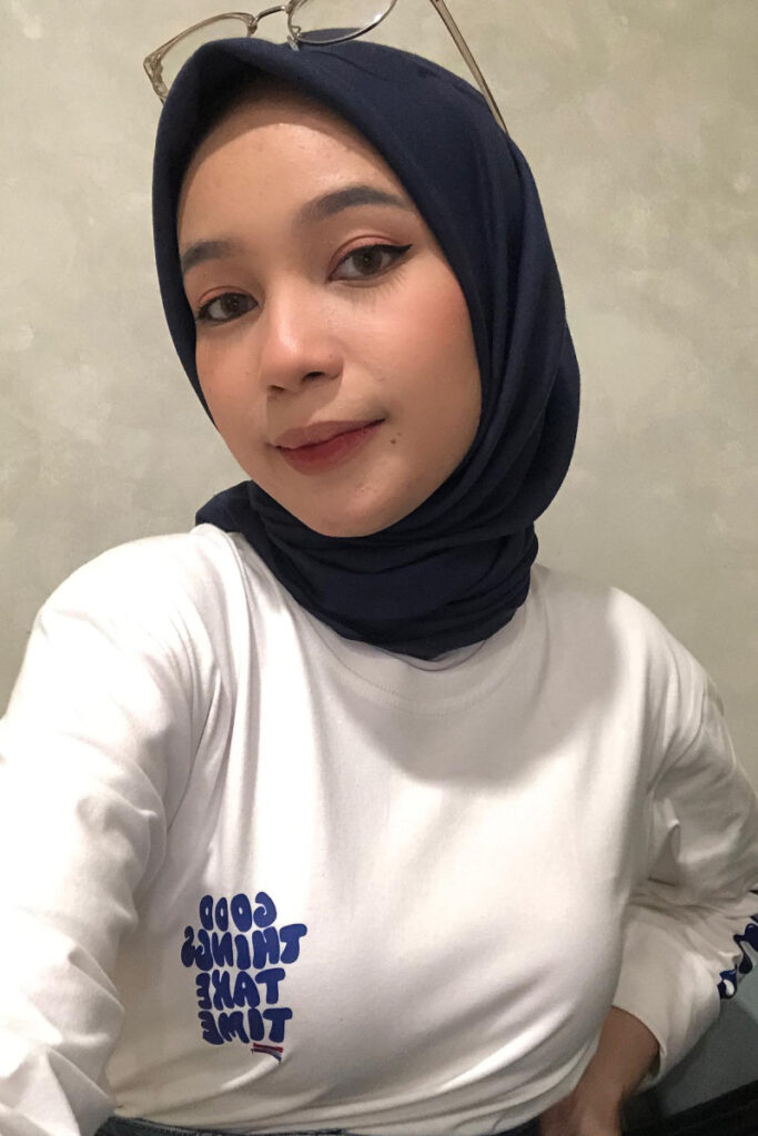 Kaos Putih Ketat Fadhila Razak Viral Bulat