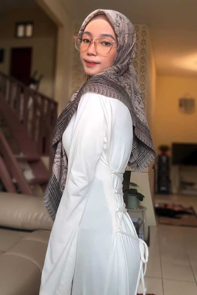 Kaos Putih Ketat Fadhila Razak Viral body goals