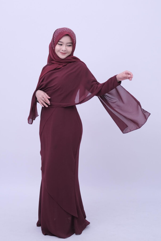 Pose manis dan Menggoda Marfamoela Jilbab Ketat