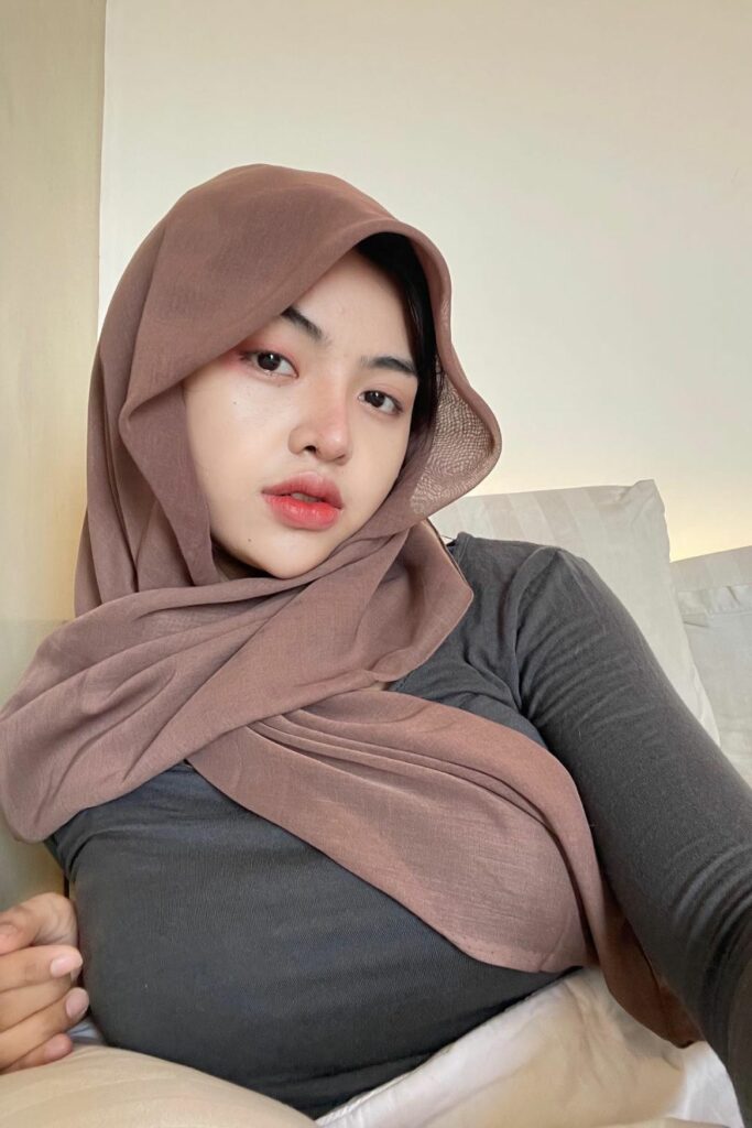 Nadya Novita Sari Selife Menggoda Teasing Selebgram Hijab Bibir Seksi