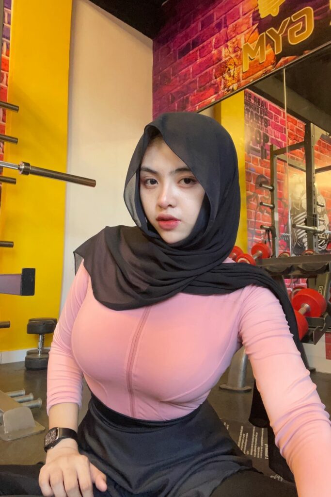 Nadya Novita Sari Selife Menggoda Teasing Selebgram Hijab Bikin Horni