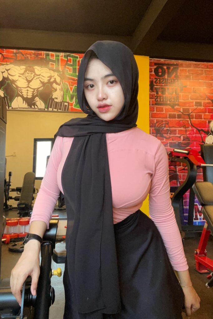 Nadya Novita Sari Selife Menggoda Teasing Selebgram Hijab Wajah Sange