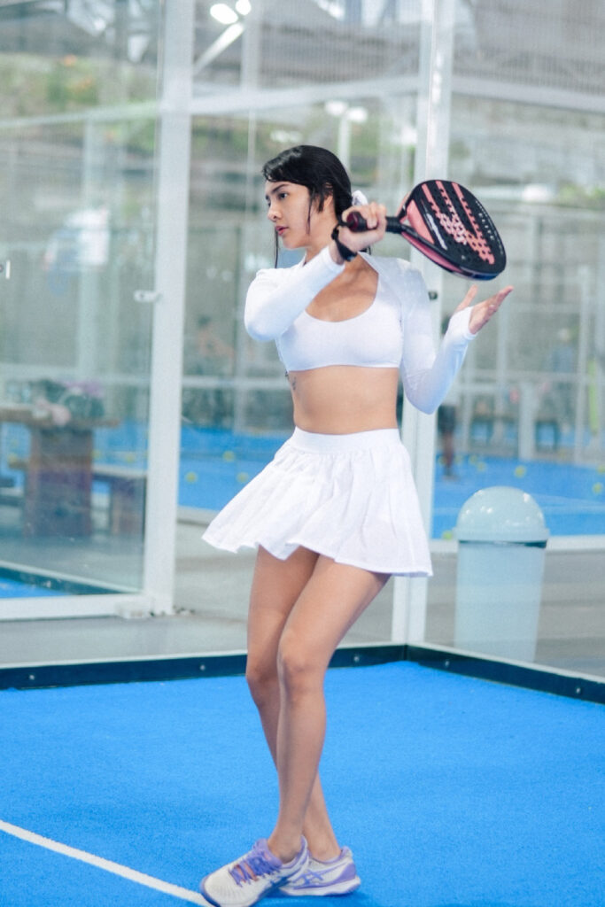 Rok Mini Seksi Anya Geraldine Tenis Rok terangkat