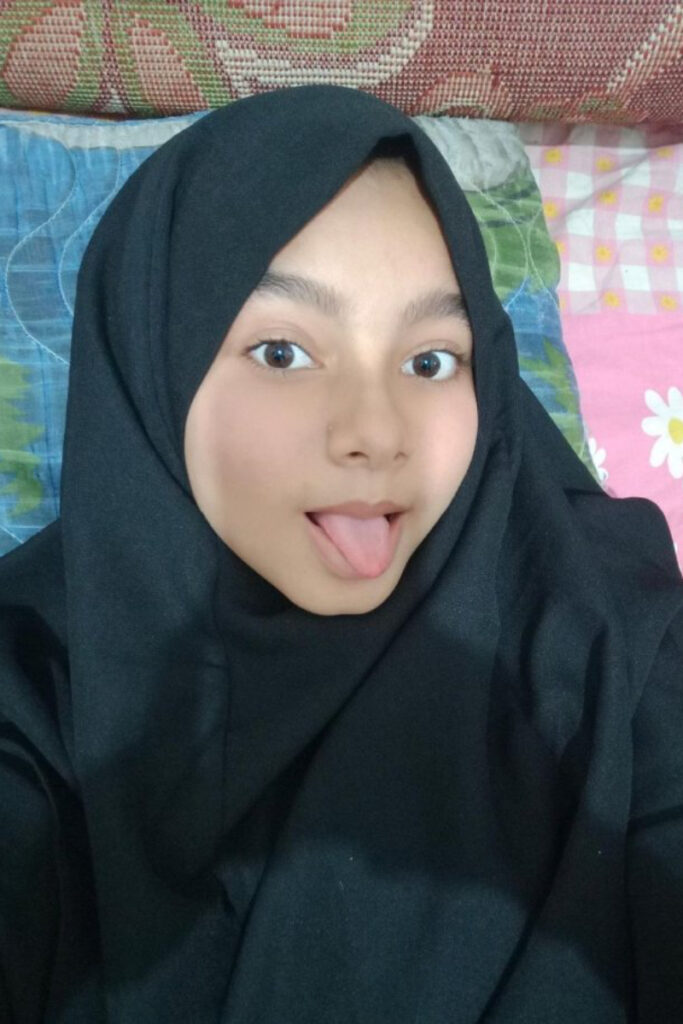 Cewek Tudung Malaysia Viral Fitri Lidah Melet