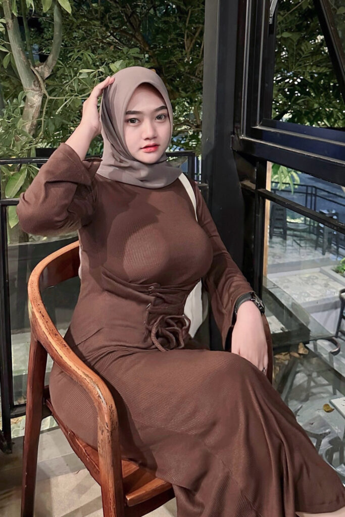 Dress Ketat Masula Indah pose manis