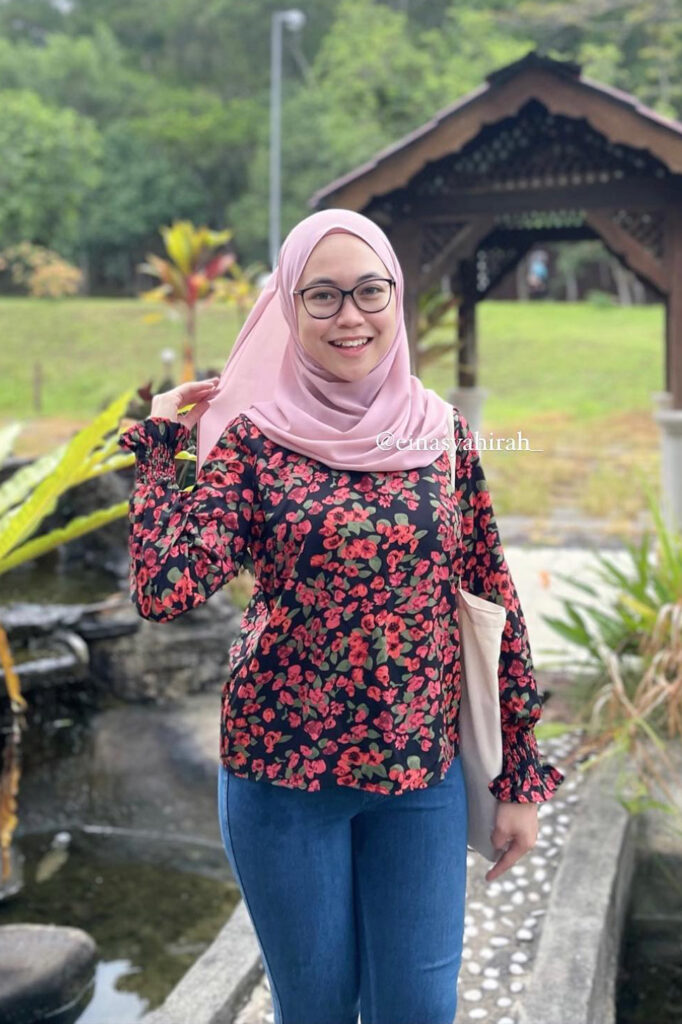 Eina Keina Celana Jeans Ketat Hijab Kembang