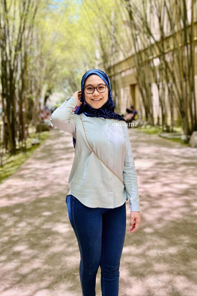 Eina Keina Celana Jeans Ketat Hijab kacamata