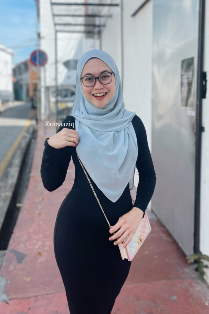 Eina Keina Cocoa Selebgram Hijab Malay Dress Hitam ketat