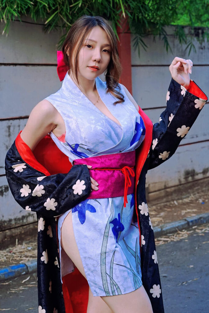 Jena Damayya Seksi Kimono Jepang Supe rmenggoda