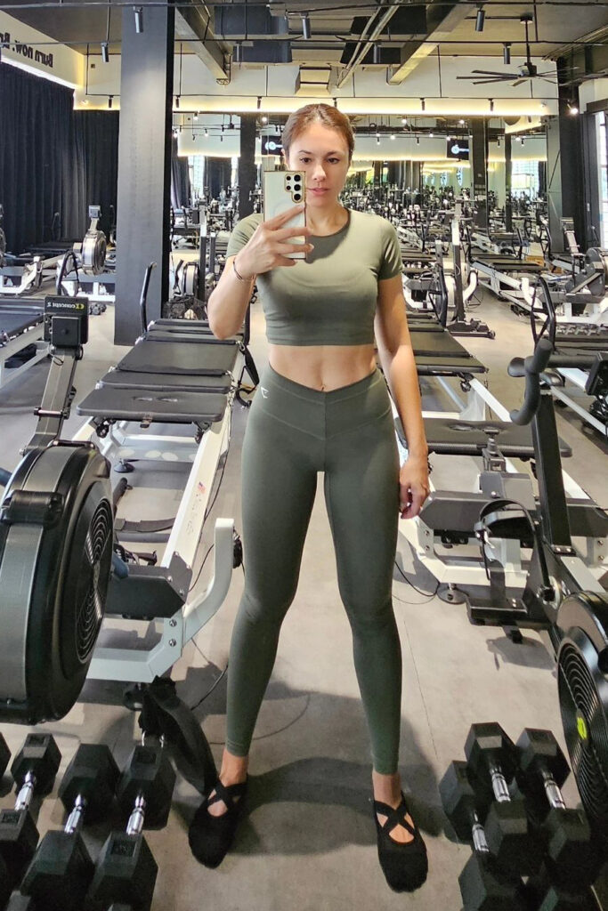 OOTD GYM Wulan Guritno Legging Ketat Seksi janda super hot