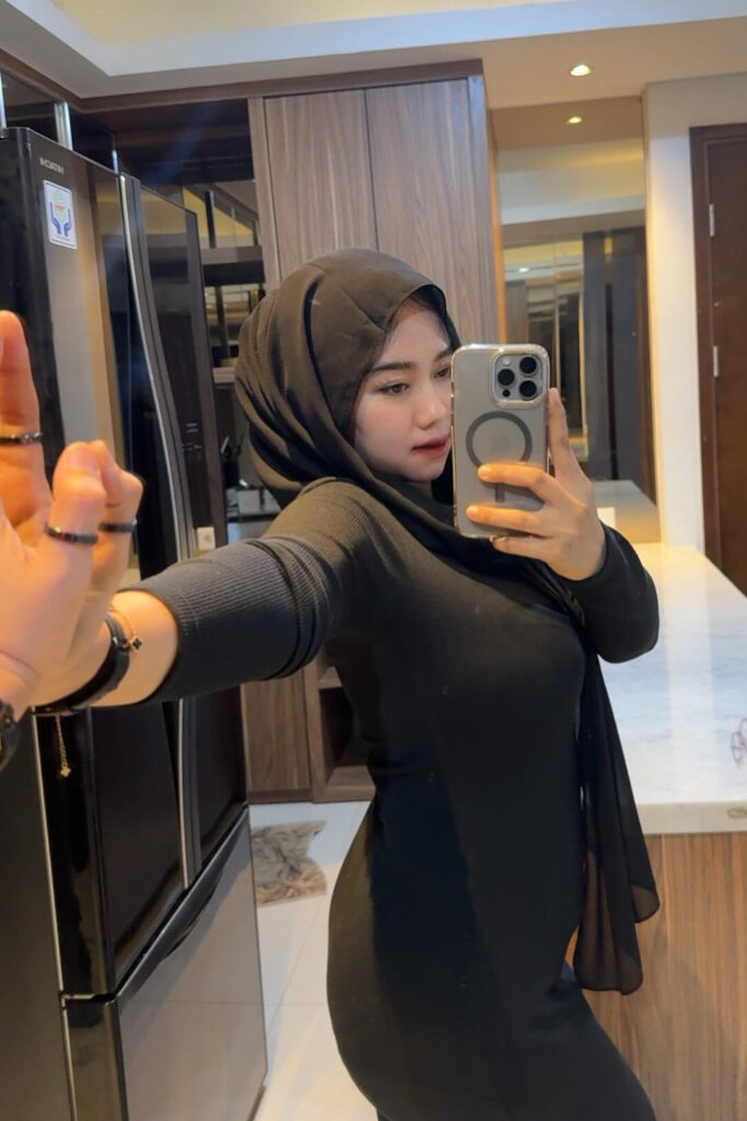 Selebgram Hijab Seksi Bigo Niswahbm bokong mantap