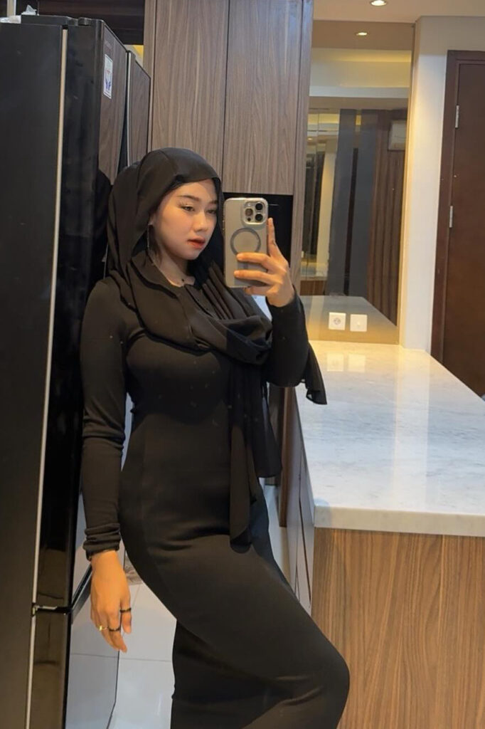 Selebgram Hijab Seksi Bigo Niswahbm cewek Igo JIlbob