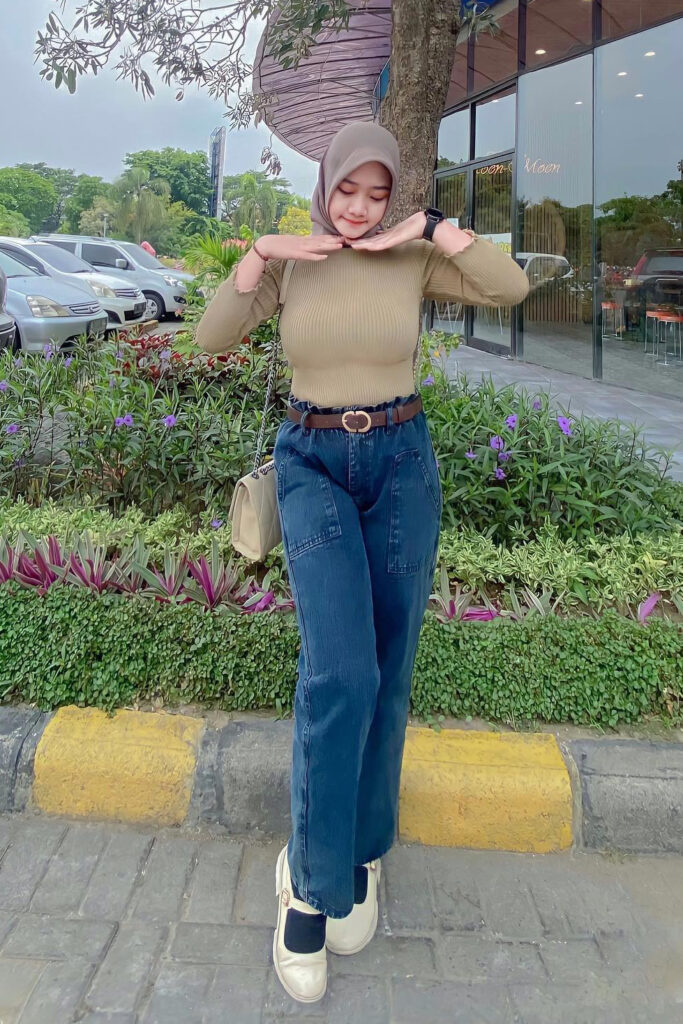 Selebgram Hijab Seksi Indah Masula Nur Annisa Mahasiswi Muhamdiyah Hot pose imut