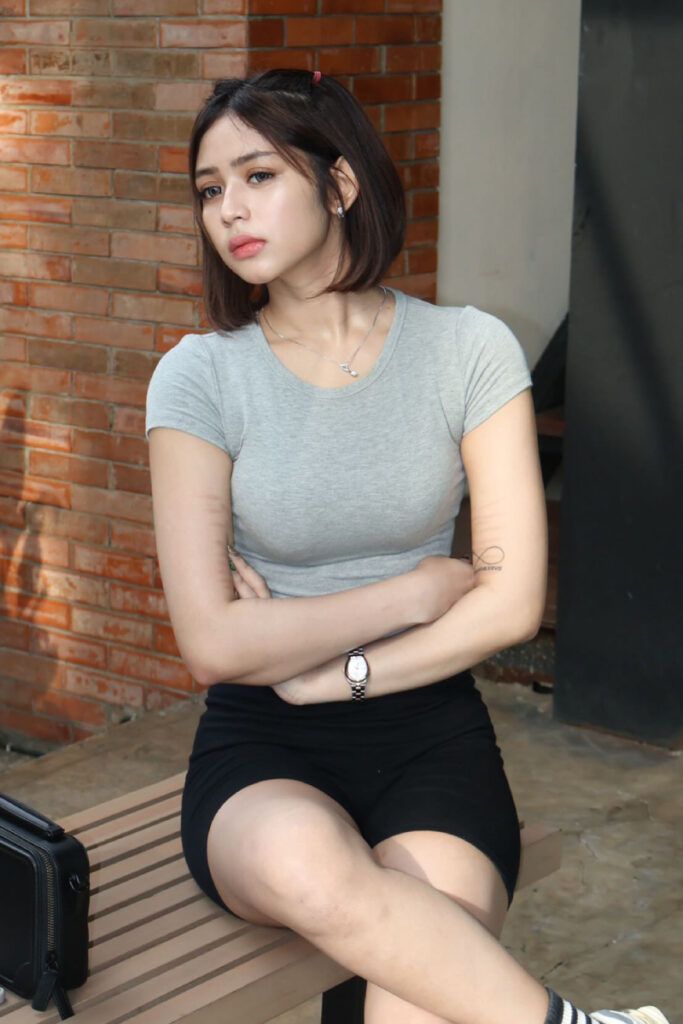 Selebgram Makassar Seksi Nira Cewek Seksi Bugis