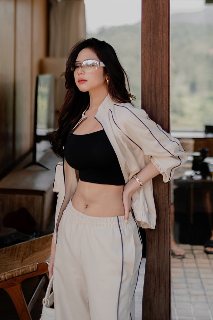 Selebgram Makassar Seksi Nira Perut seksi