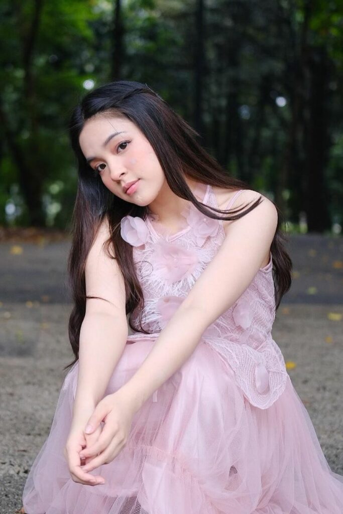 Elegan Dress Eca Aura Seksi Kulit Mulus CHindo