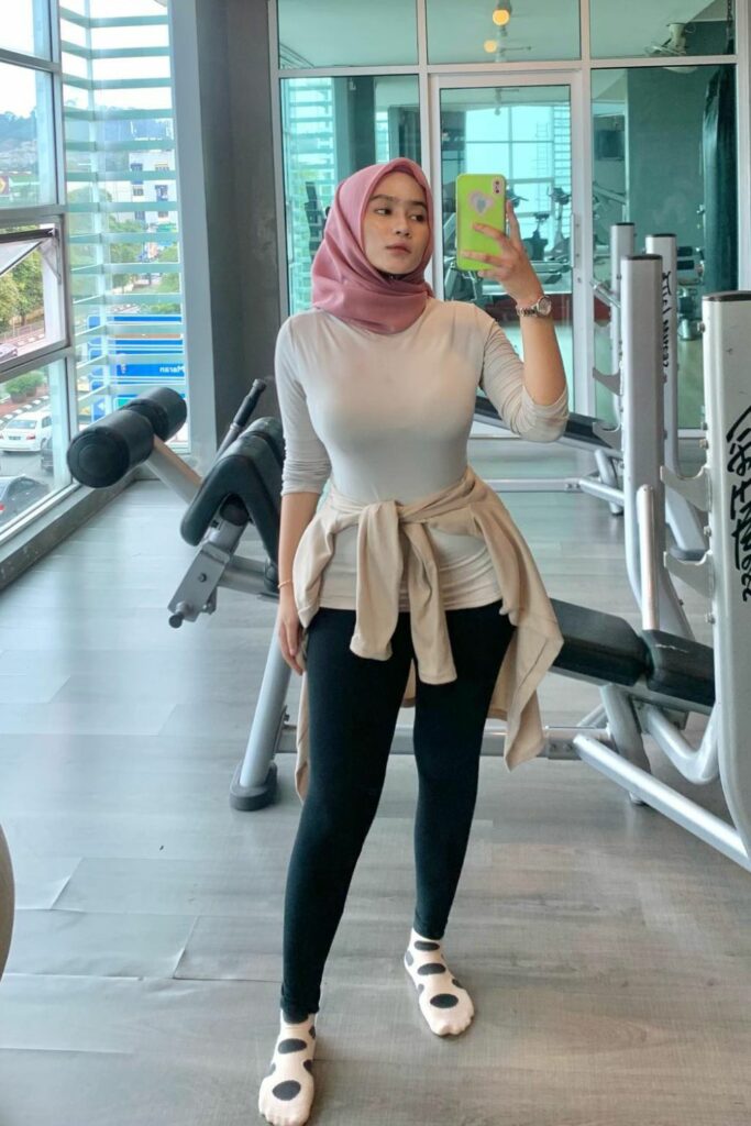 Eyny Mawar Jilbab Hot Legging Hitam