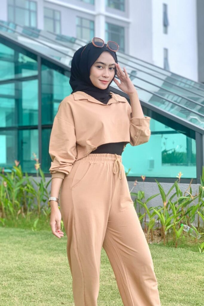 Eyny Mawar Jilbab Hot Sotoy