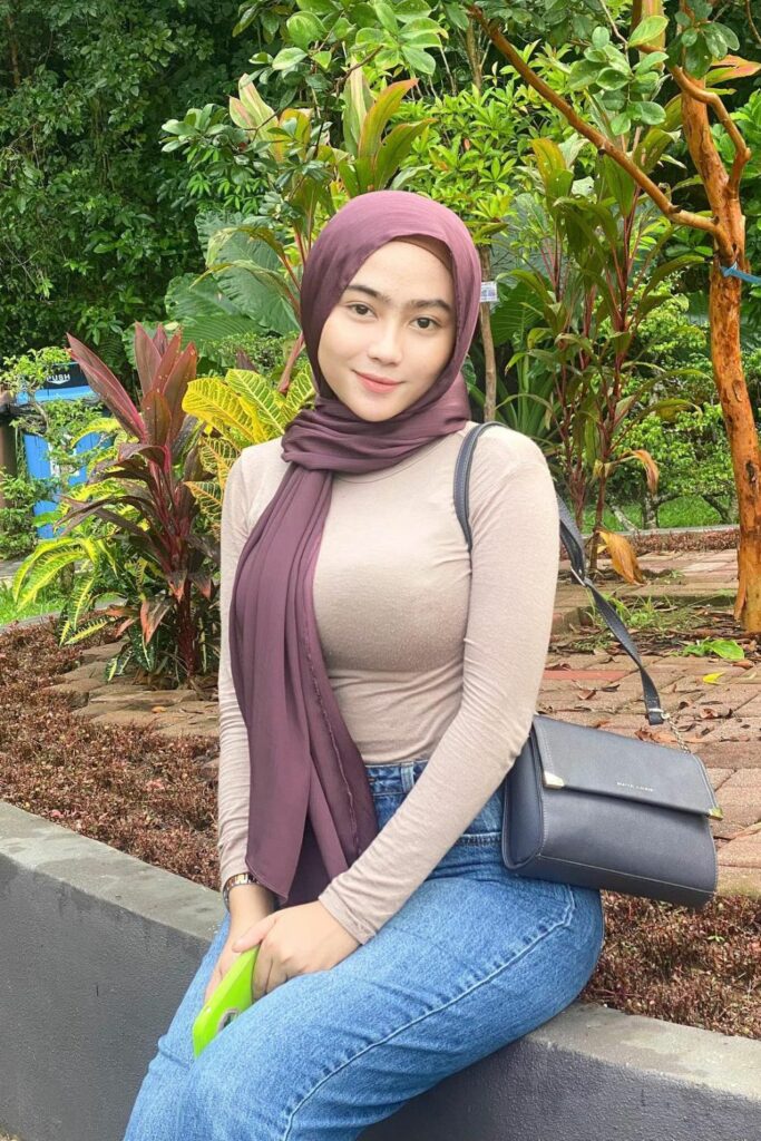 Eyny Mawar Jilbab Hot Toge Bulat