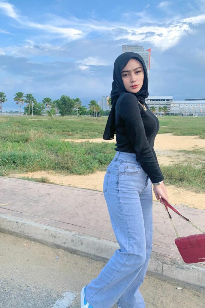 Eyny Mawar Selebgram Seksi Hijab Malaysia Toge