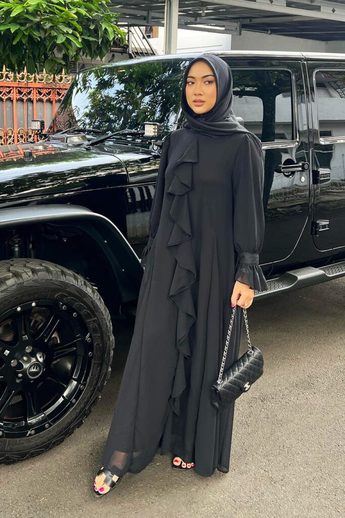 Elegan Seksi Black Dress Anindita Hidayat Gamis Abaya