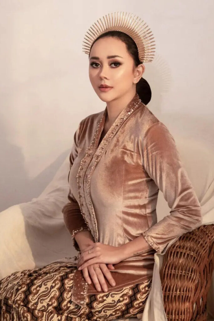 Jaret Kebaya Jawa Aura Kasih