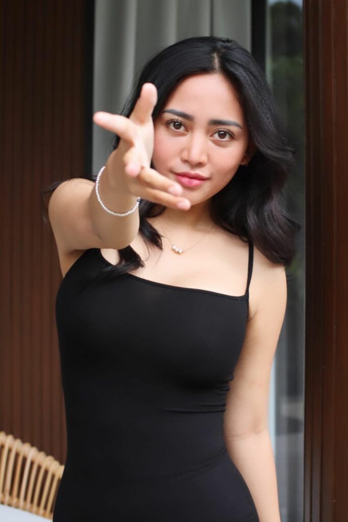 Seksi Black Dress Rachel Vennya Dada Toge