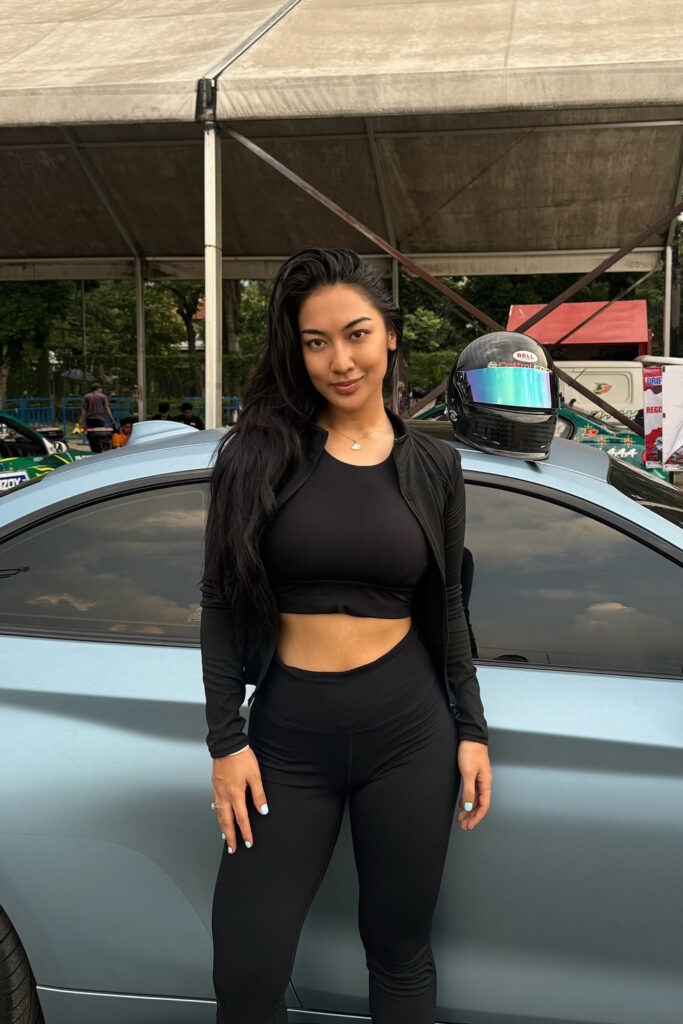 Sexy Women In Black OOTD Anindita Hidayat Tomboy Hot dan seksi