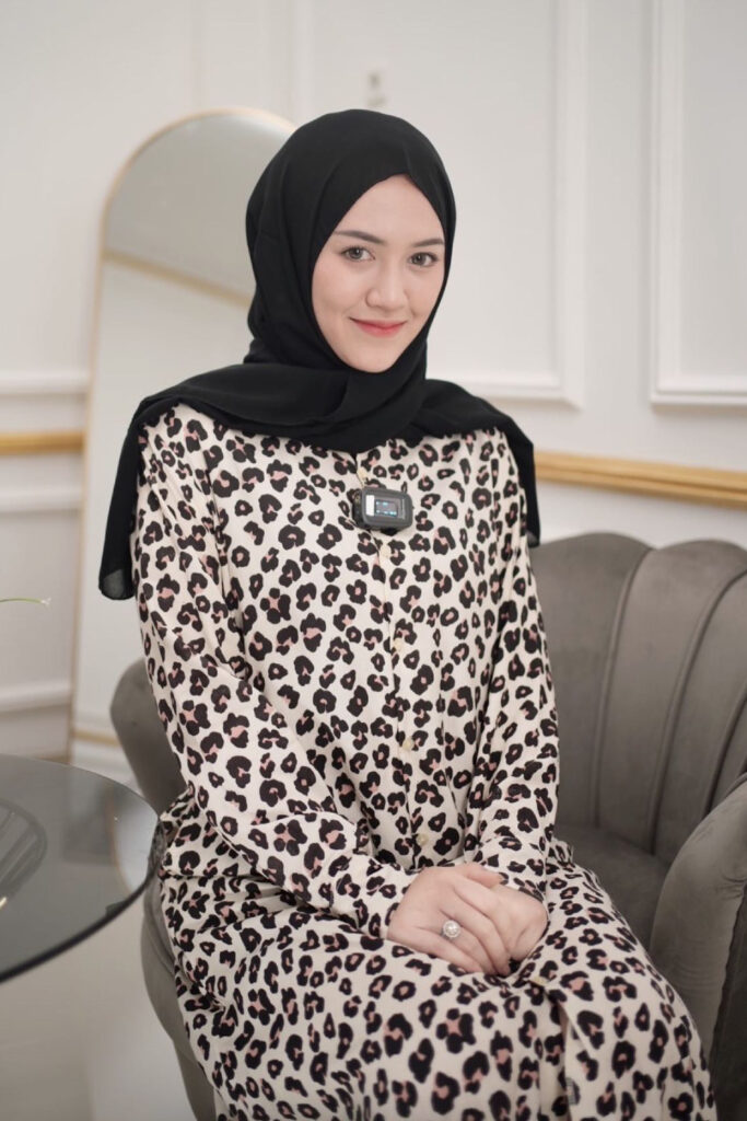 Happy Asmara Religi Biduan Hijab Manis Cantik Dress Macan