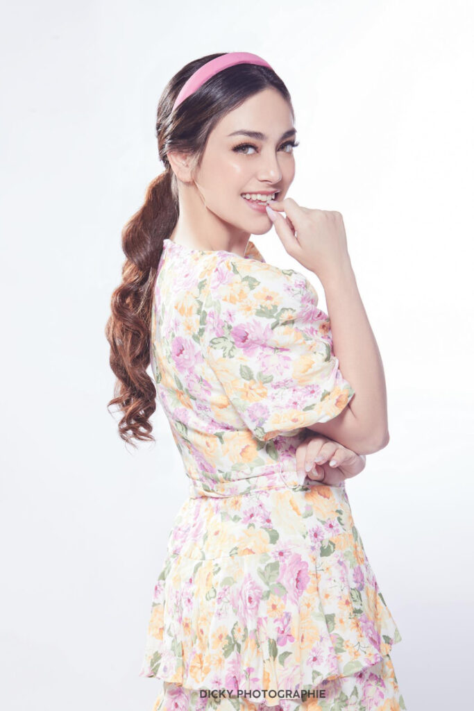 Celine Evangelista Photoshoot Seksi Janda Cute