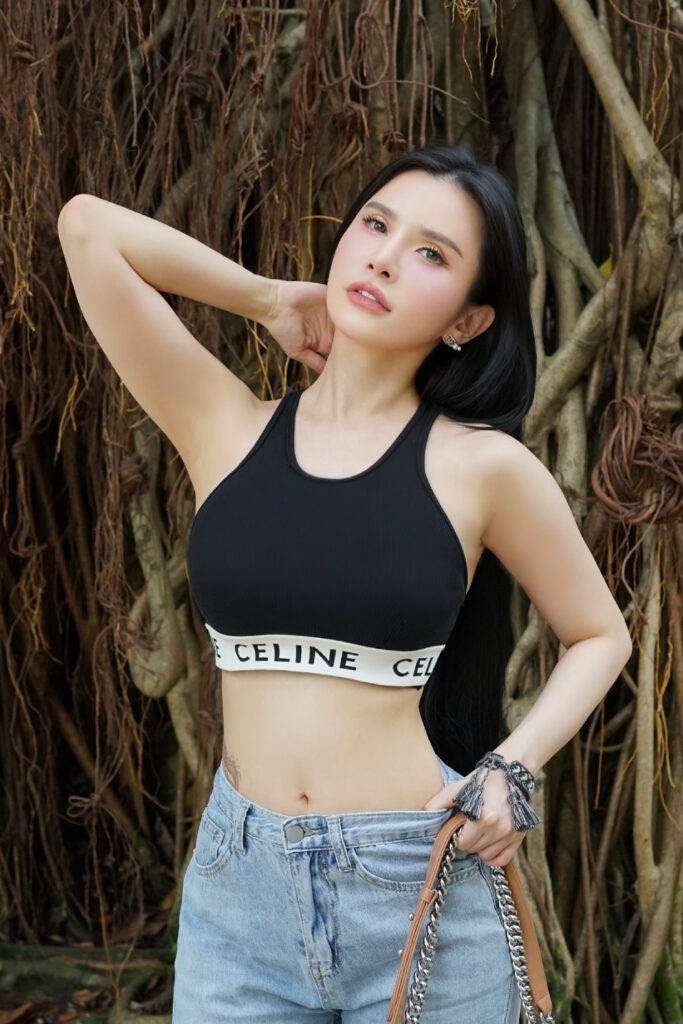 Maria Vania Sport Bra Hitam Seksi Ketek super hot