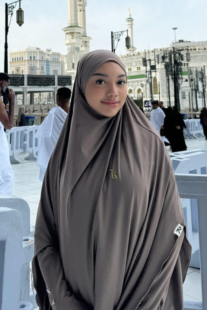 Narua Ayu Hijab Senyum manis