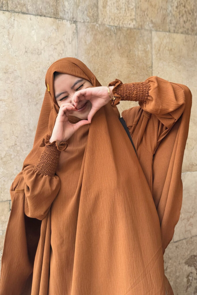 marfamoela eksklusif Gamis Lebar Seksi Pose Hati