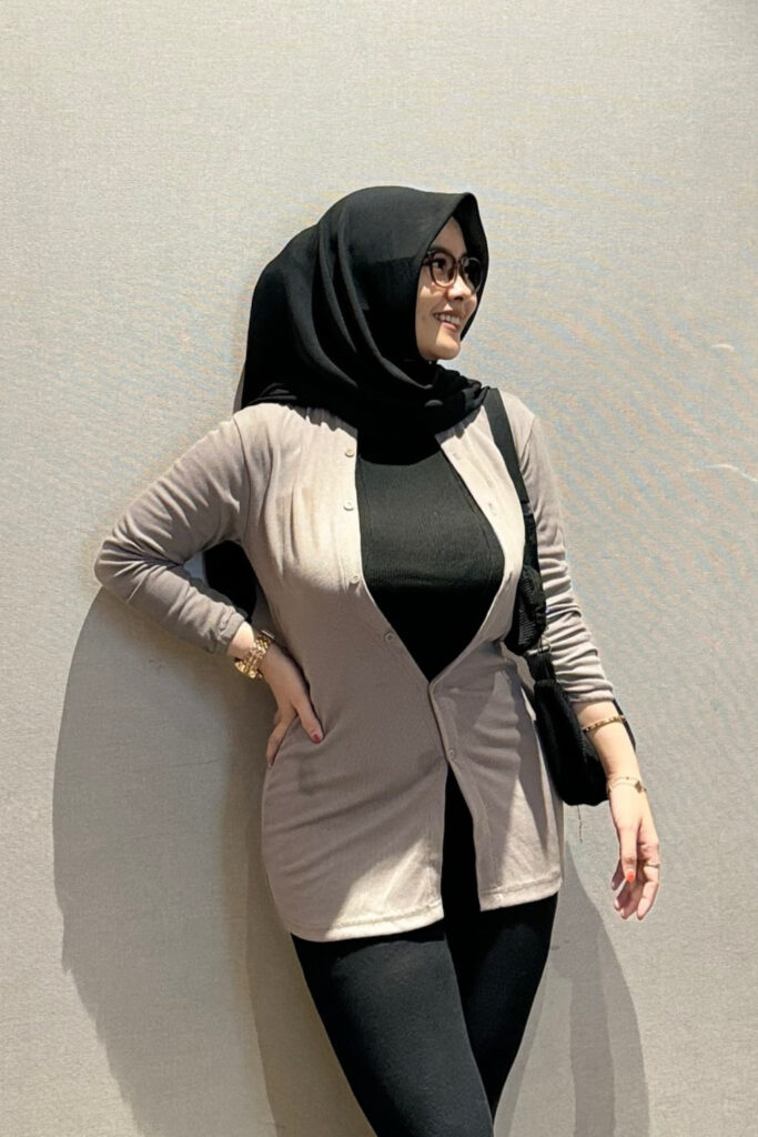 marfamoela eksklusif Hijab Seksi Kaos Hitam Ketat