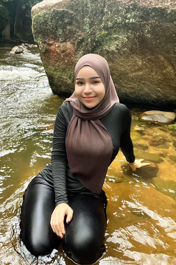 mia_razak9 Selebgram Mia Razak Malay Hijab Seksi Basah Hot